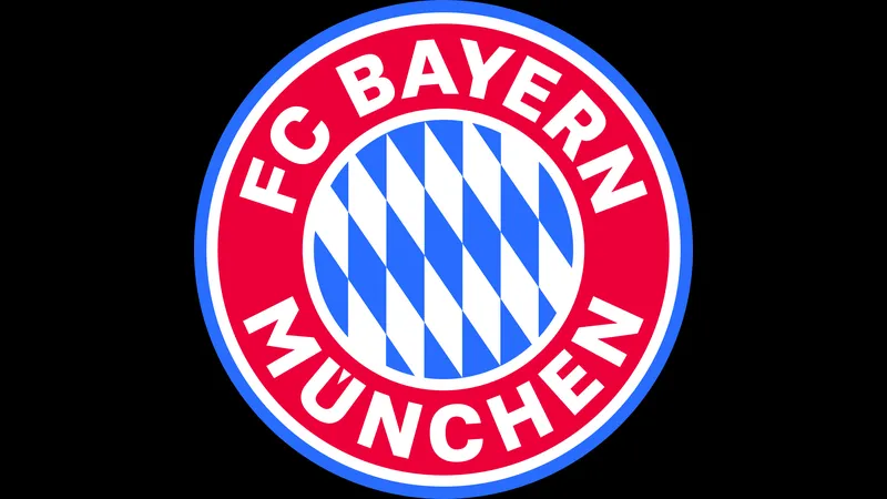 Hậu vệ Bayern Munich cản phá cú sút của tiền đạo PSG