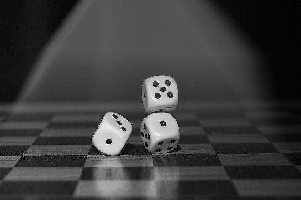 Game Tài Xỉu cực đơn giản, dễ chơi dành cho các tân thủ 5 dice 1502706 960 720 1
